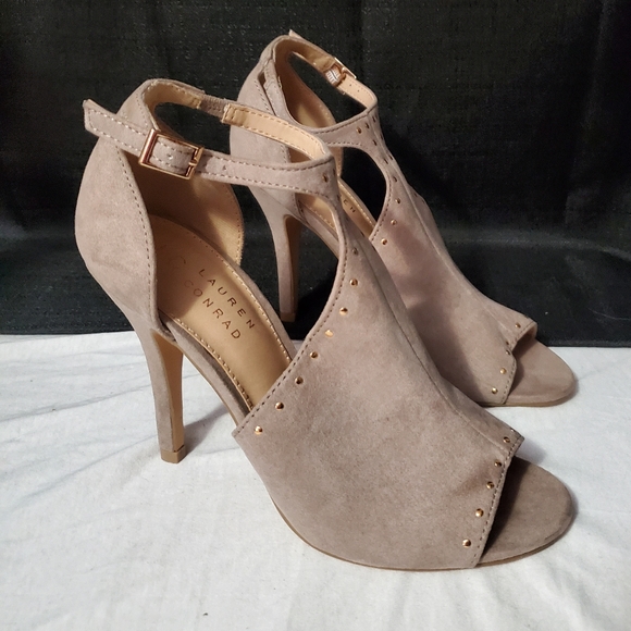 Lauren Conrad Cannoli Nude Mushroom Heels with gold metal detail SZ 6.5 - Picture 1 of 5
